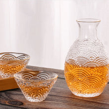 Load image into Gallery viewer, Classic Glass Sake Cup Set- Stripe Sake Set with gold grid fringe- 5 pcs sake set