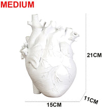 Load image into Gallery viewer, Heart Shape Sculpture Flower Vase
