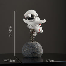 Load image into Gallery viewer, Astronauta Figurine kawaii table decoration
