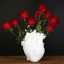 Load image into Gallery viewer, Heart Shape Sculpture Flower Vase
