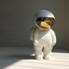 Load image into Gallery viewer, Simple and Creative Astronaut Figurine
