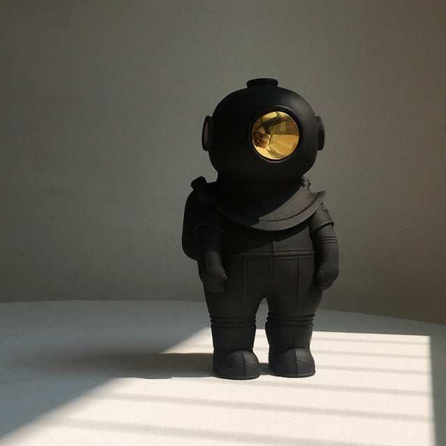 Simple and Creative Astronaut Figurine